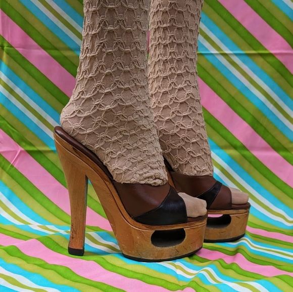 Vintage Shoes - Frederick's of Hollywood vintage 70s wooden platform heels